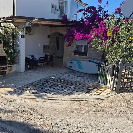 Barisa Apartment *