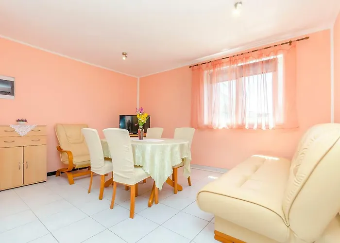 Barisa Lejlighed Ražanj